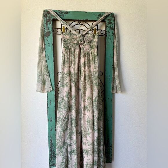 Aakaa Elegant Green Halter Maxi Dress. Perfect for garden wedding. - Picture 10 of 12